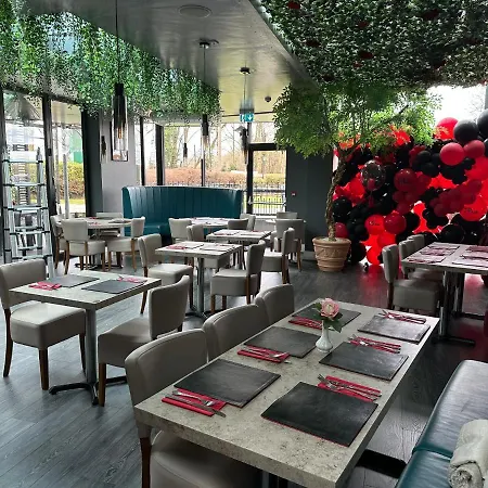 Tong Park Hotel 4*