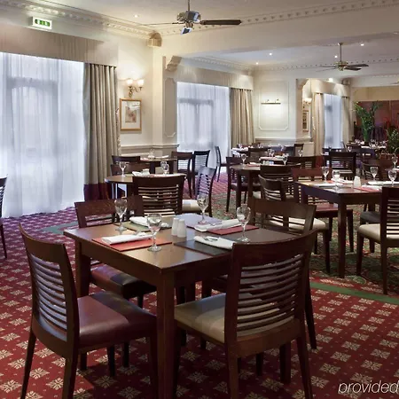 Tong Park Hotel